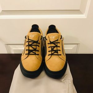 Giuseppe Zanotti designer suede shoe leather light brown taupe black new zapatos